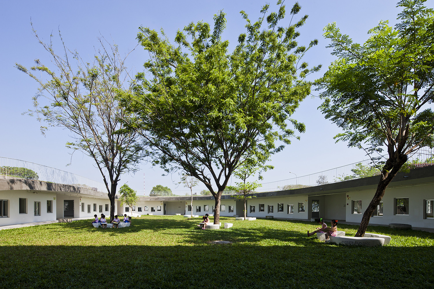 farming-kindergarten_07_northern_courtyard