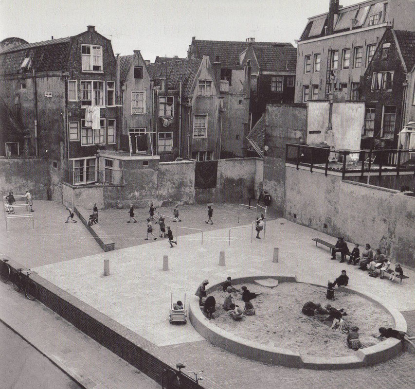 Aires de jeux de Aldo Van Eyck